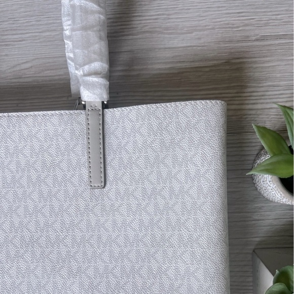 MICHAEL KORS kelli large two-tone logo tote bag NWT - Picture 12 of 16